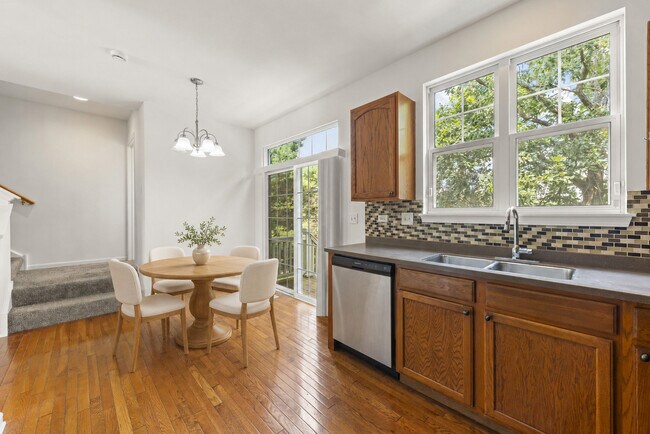 3429 Bradbury Cir