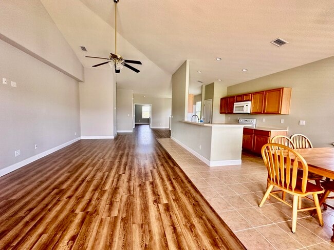 Photo - 3900 Playa Del Sol Dr Unit 205
