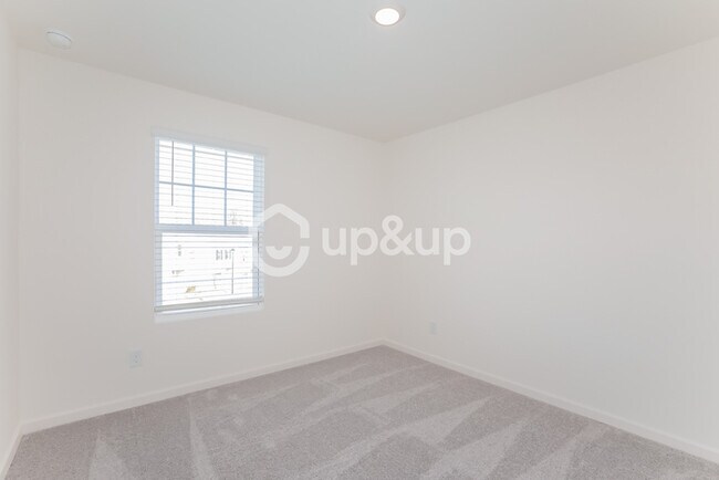 Photo - Fantastic 3bd/2.5ba home! Let yourself in!