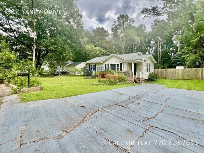 Photo - 312 Yancy Dr SE
