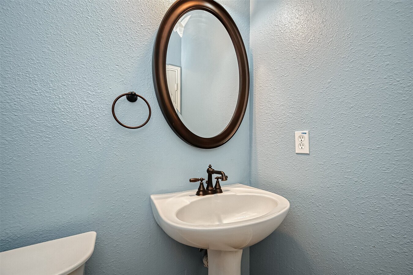 Photo - 2218 Falcon Knoll Ln