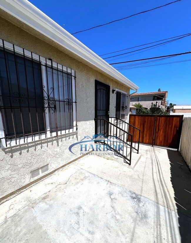 Building Photo - 1072 W 21st St Unit 1076 Rental