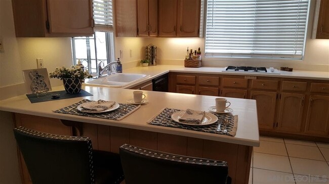 Kitchen - 5157 Renaissance Ave