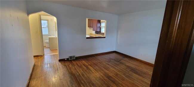 Photo - 3563 Sherwood Ave