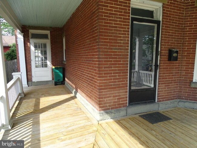 Photo - 108 Commerce St