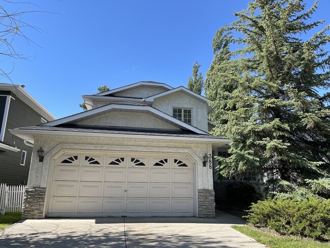 Building Photo - 388 Sunmills Dr SE