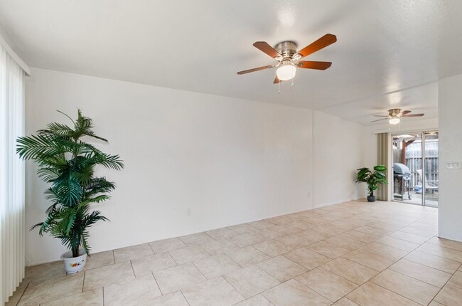 Photo - Centrally located 1 bedroom, 1 bath with bonus Den in a duplex, SW side of Swan & Grant.