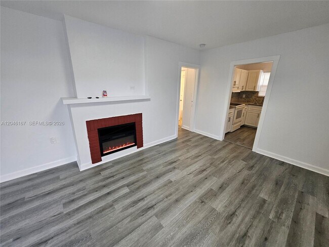 Photo - 2121 NW 28th St