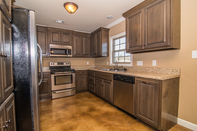 Photo - 3 Bed 2 Bath