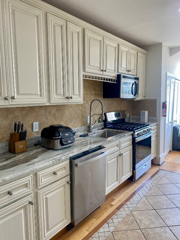 Photo - 56 Adams St NW