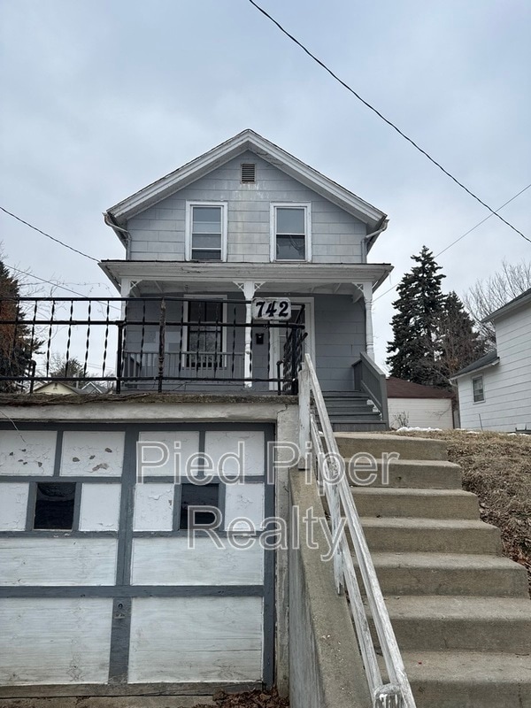 Photo - 742 W Homer St