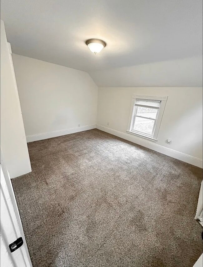 6 Laurel St Unit 3