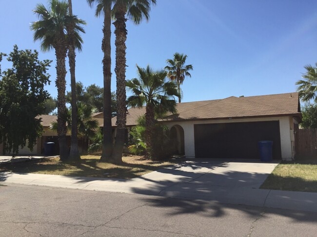 Building Photo - 807 W Nopal Pl Rental