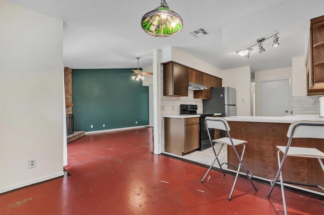 Photo - 5703 West Gate Blvd Unit B