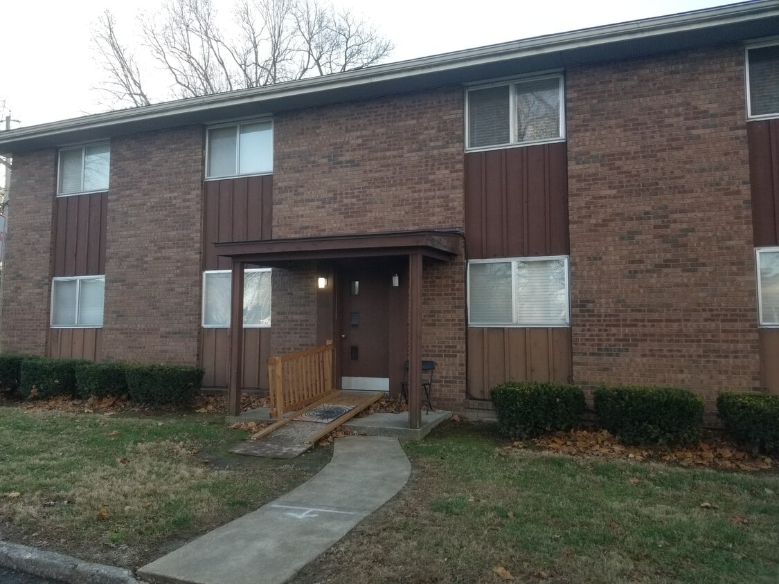 Photo - 306 E Johnson St (Collinsville, IL)