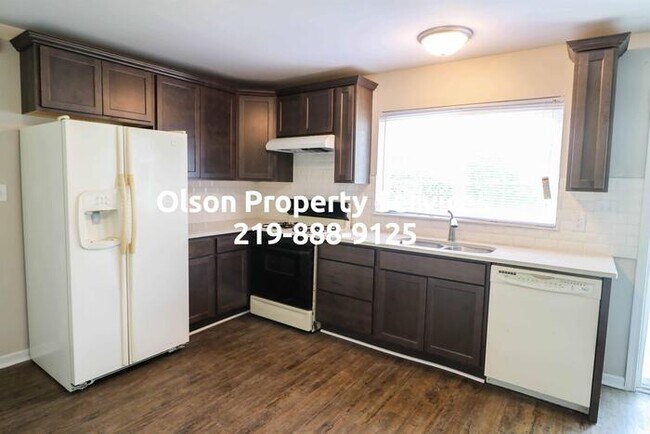 Photo - 924 W 60th Pl