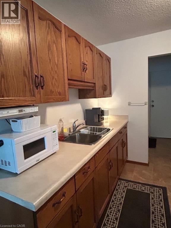 Photo - 470 Elizabeth St E Unit 7