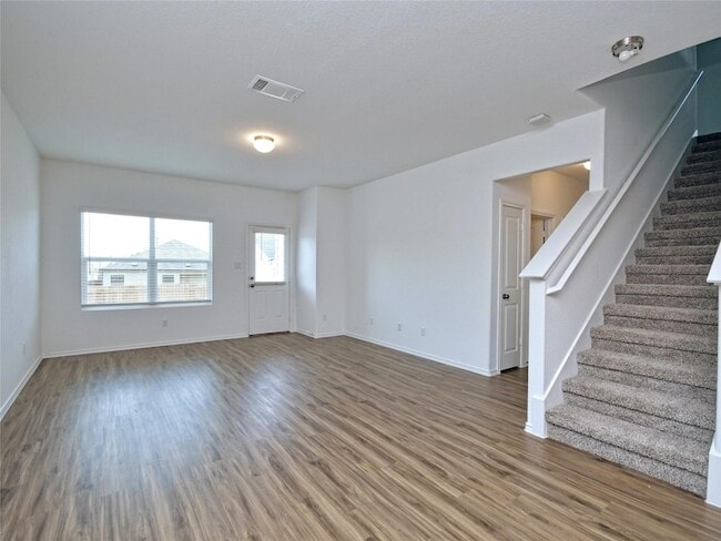 6520 Strelitzia Cove