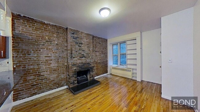 Building Photo - 251 W 26th St Unit 3C Rental