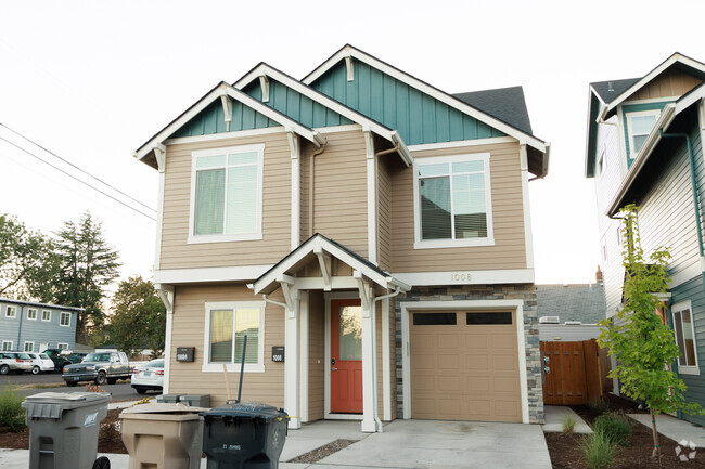 Building Photo - 1008 NW 23rd St Unit House