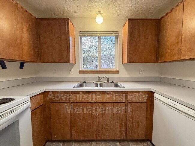 Photo - 240 S Monmouth Ave