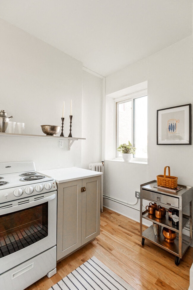 Photo - Selden Manor