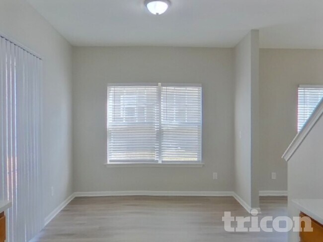 Photo - 138 Stanley Ct