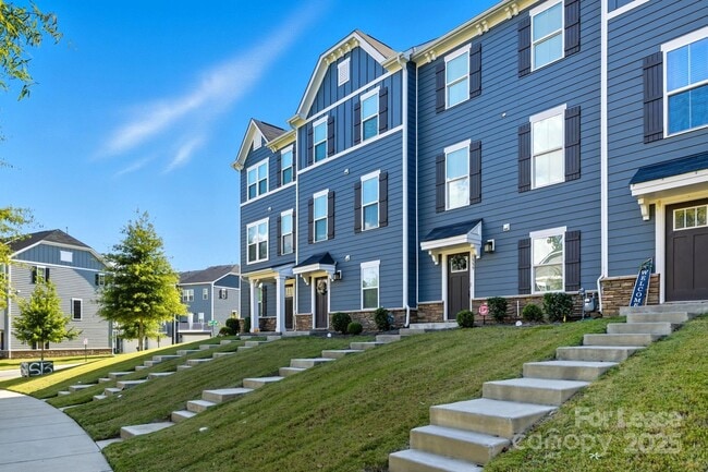 Photo - 1335 Ashbury St