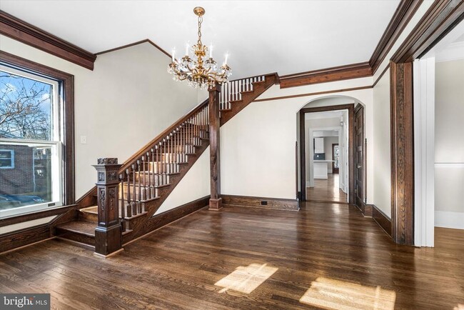 Building Photo - 311 W Main St