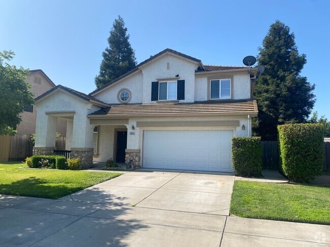 Building Photo - Great Location! Rental