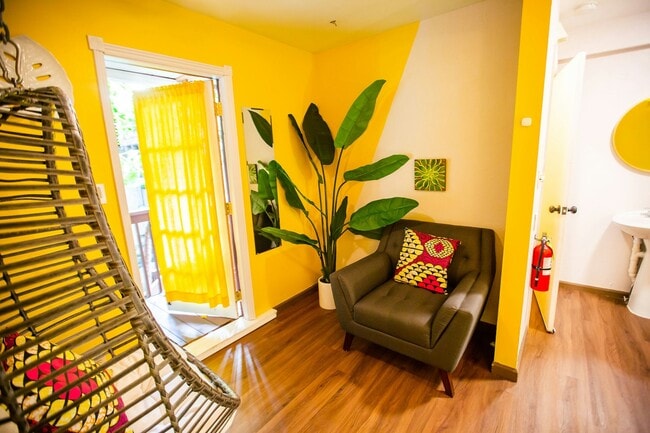 Photo - 706 E Stuart St