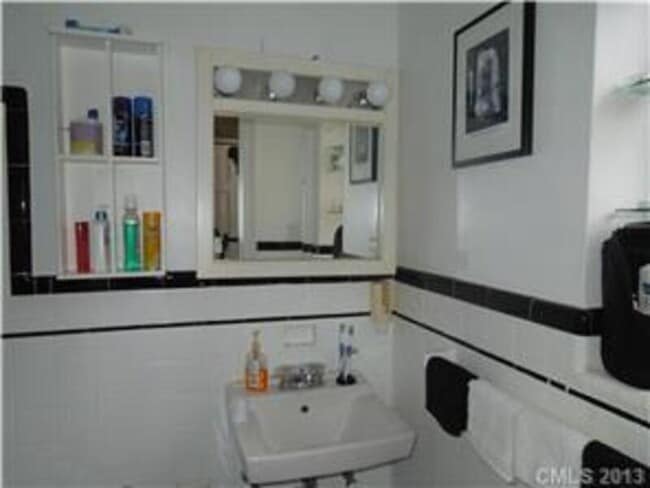 Photo - 1121 Myrtle Ave Unit 20