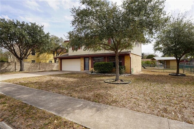 28 E Gomez Dr
