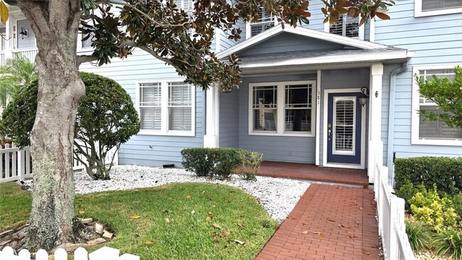 Photo - 381 1st Ave SW