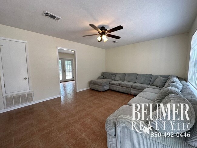 Photo - Coastal Living in Charming Innerarity Point