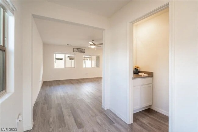 Photo - Bright, Modern 3 Bd, 3 bth, Home with Chef...