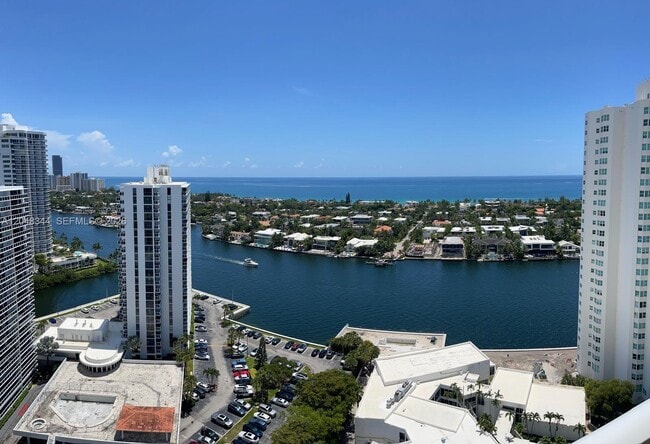 Building Photo - 20281 E Country Club Dr Unit 2104
