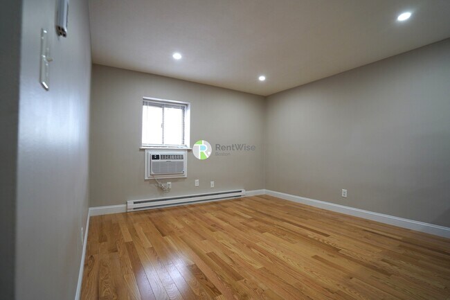 Photo - 1198 Commonwealth Ave Unidad 35