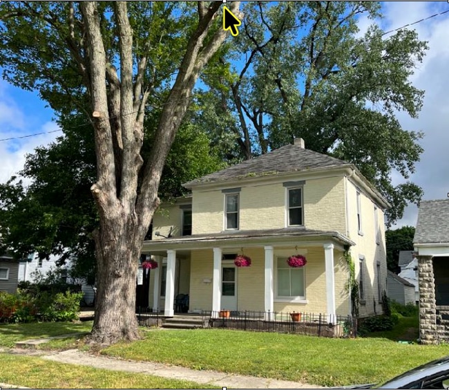 Building Photo - 711 Edgewater Ave Unit apt 1