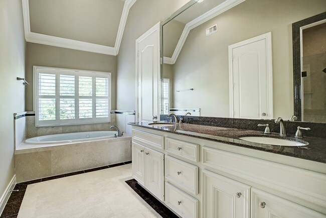 Photo - 4013 Bellefontaine Unit C