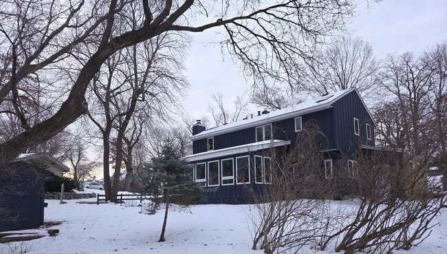 Photo - Deephaven 3 bedroom  3 bath house, near Lake Minnetonka