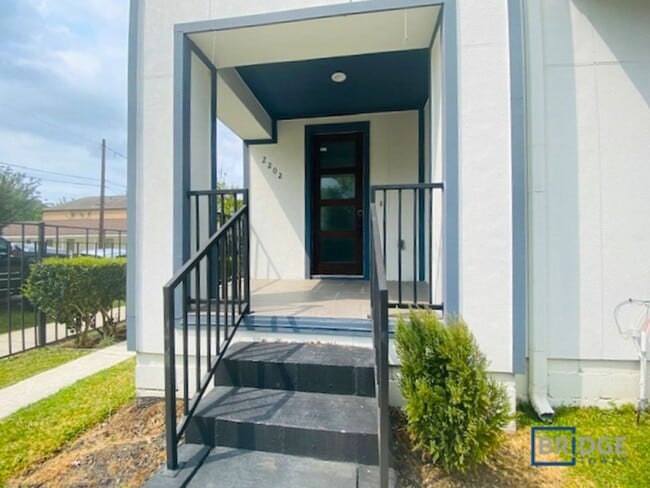 Photo - 2202 Arabelle St
