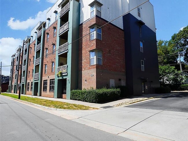 Building Photo - 630 Calvert St