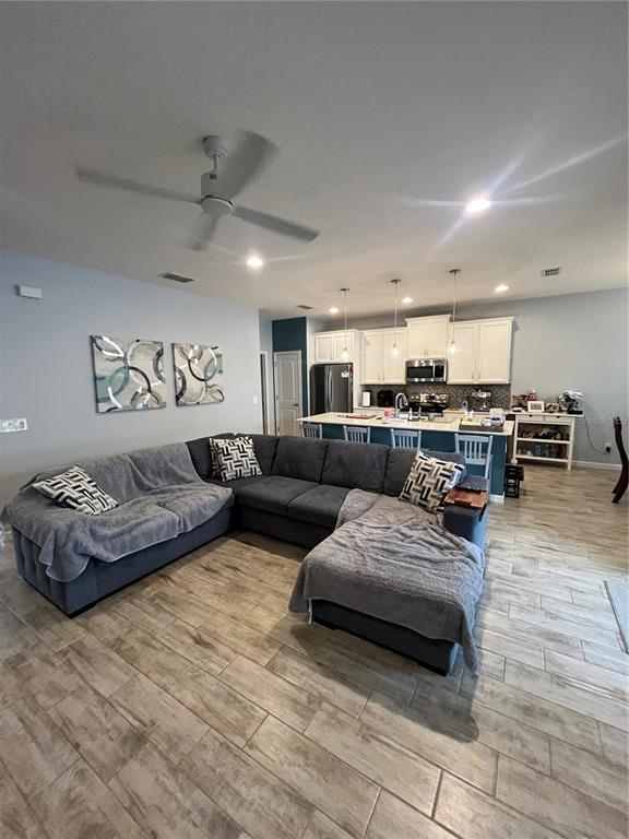 Photo - 887 Lady Bird Ln