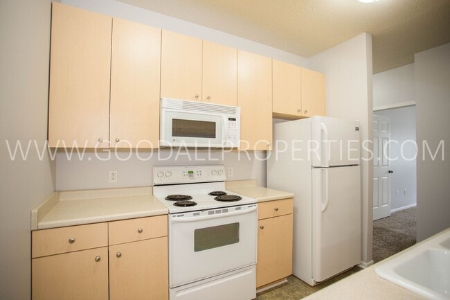 Photo - 3 bedroom 2 bath Low-Maintenance Waukee Condo with Garage Unit 44