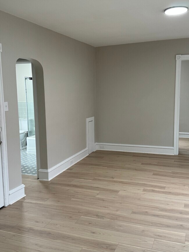 Photo - 2232 Mount Carmel Ave Unit 2R