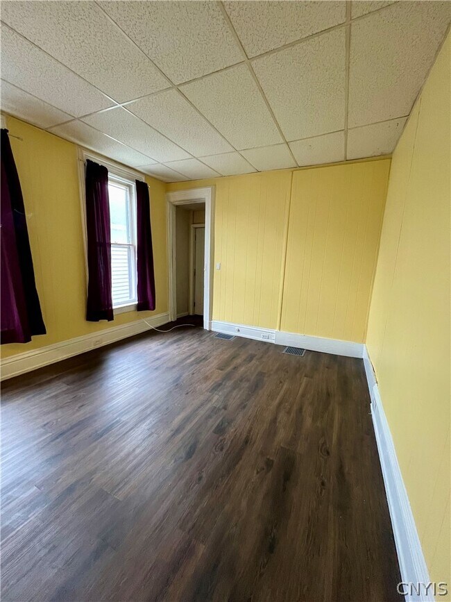 Photo - 146 E 2nd St