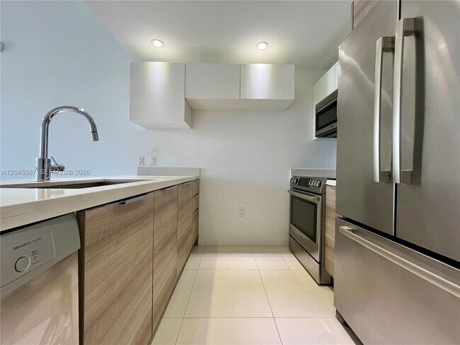 9940 W Bay Harbor Dr Unit 3B-N