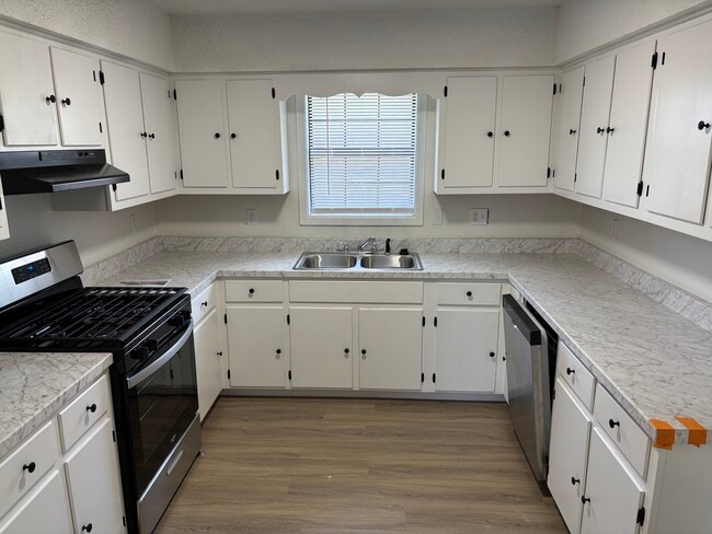 Photo - 1235 Harrell