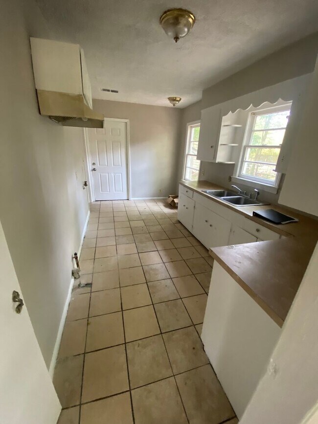 Photo - **AVAILABLE NOW**Total Electric - Near Ft. Benning/Columbus, GA 3 Bedroom / 1 Bathroom Home for R...